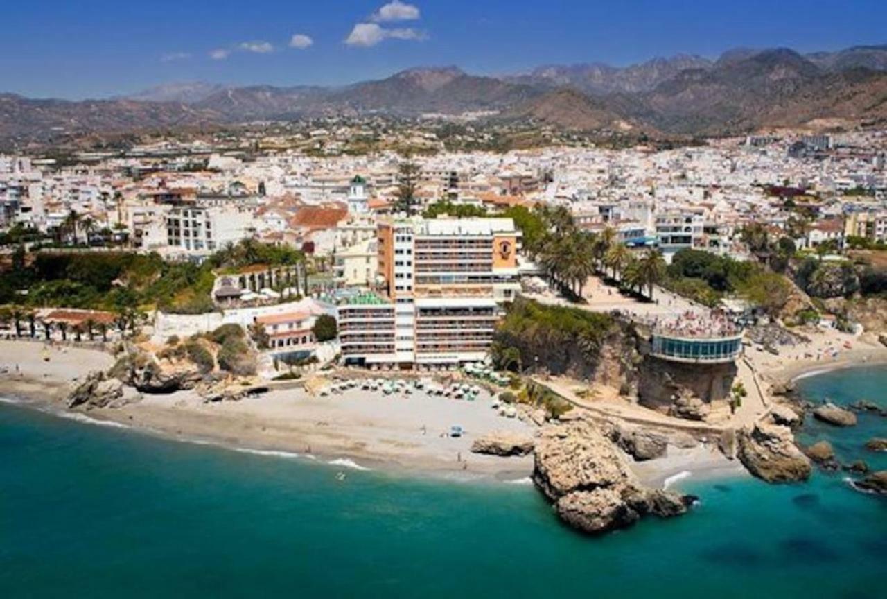 Neptuno Torrecilla Beach Нерха Екстериор снимка
